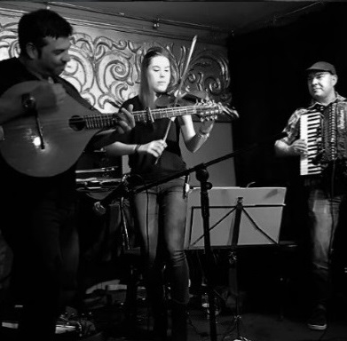 Ara-Ur: Música Folk